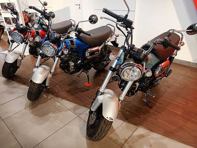 Honda ST125 Dax verschiedene Farben