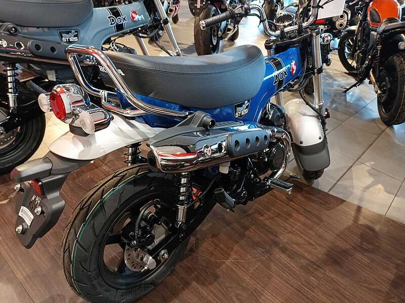 Honda ST125 Dax verschiedene Farben